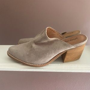 JEFFREY CAMPBELL FAVELA 2 MULE size 6.5